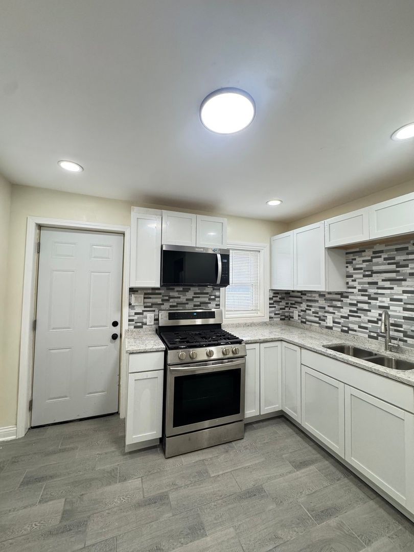 201 E 140th Place, Dolton, IL 60419