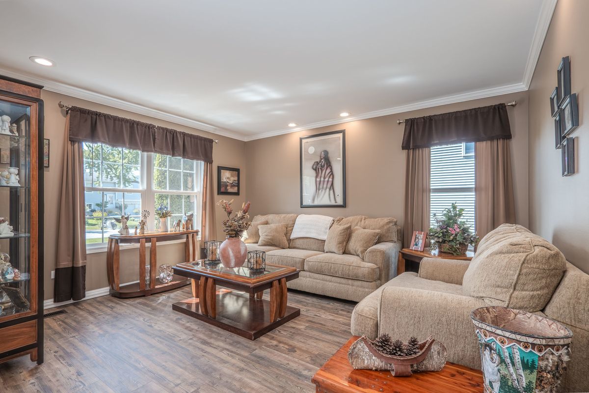 20533 S Graceland Lane, Frankfort, IL 60423