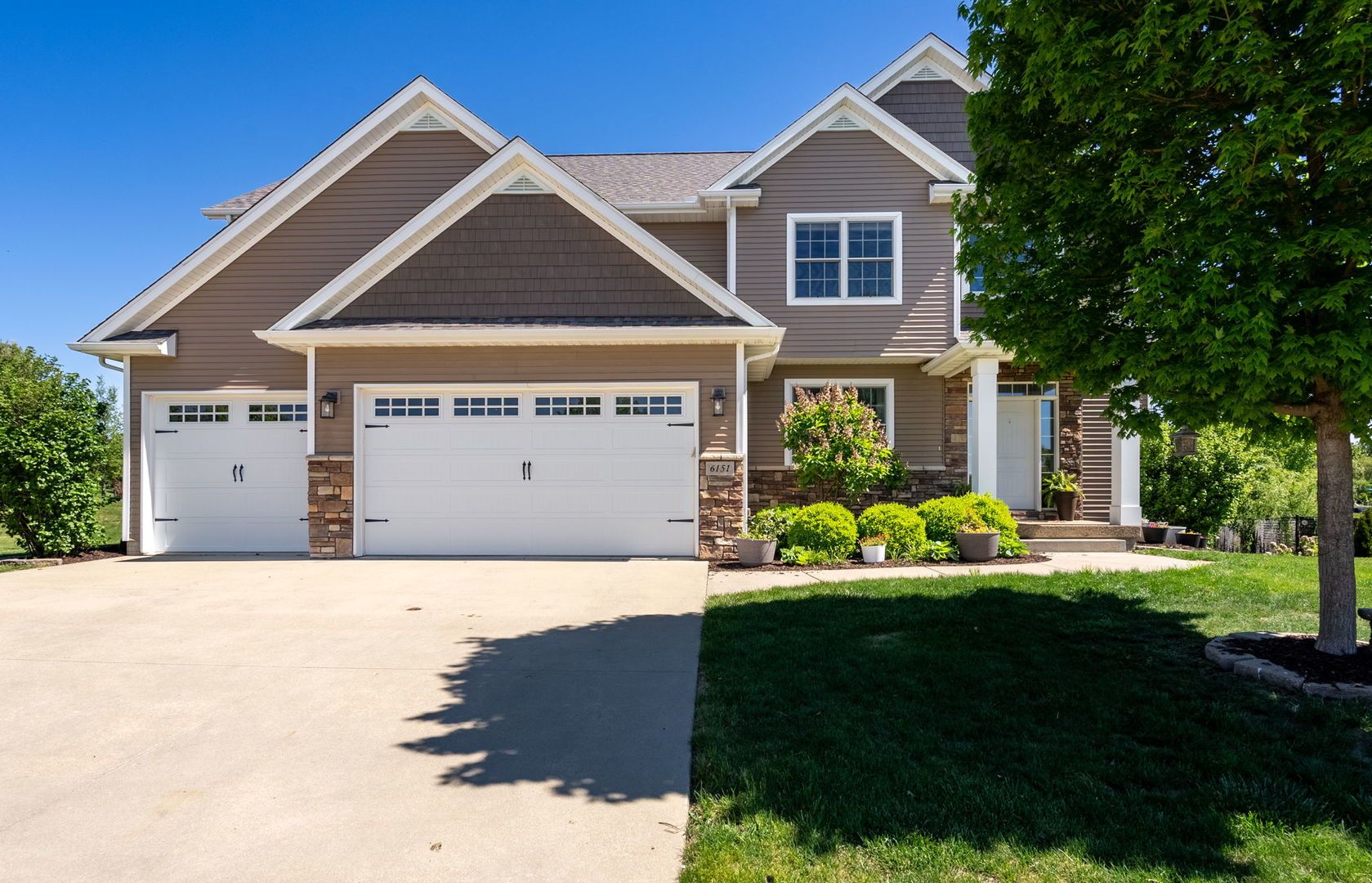 6151 Spring Circle — Davenport, IA 52807