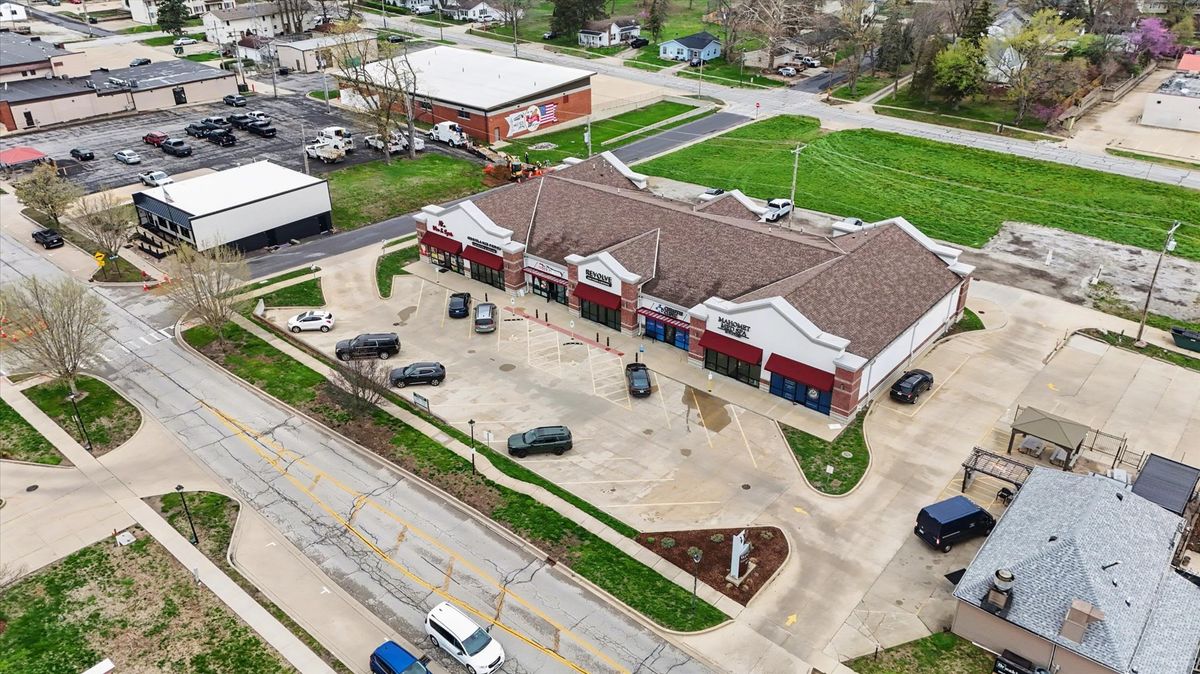 604 E Main Street, Mahomet, IL 61853
