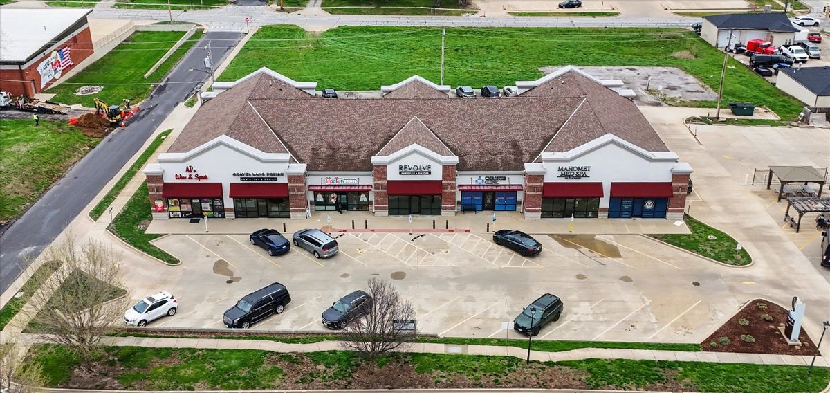 604 E Main Street, Mahomet, IL 61853