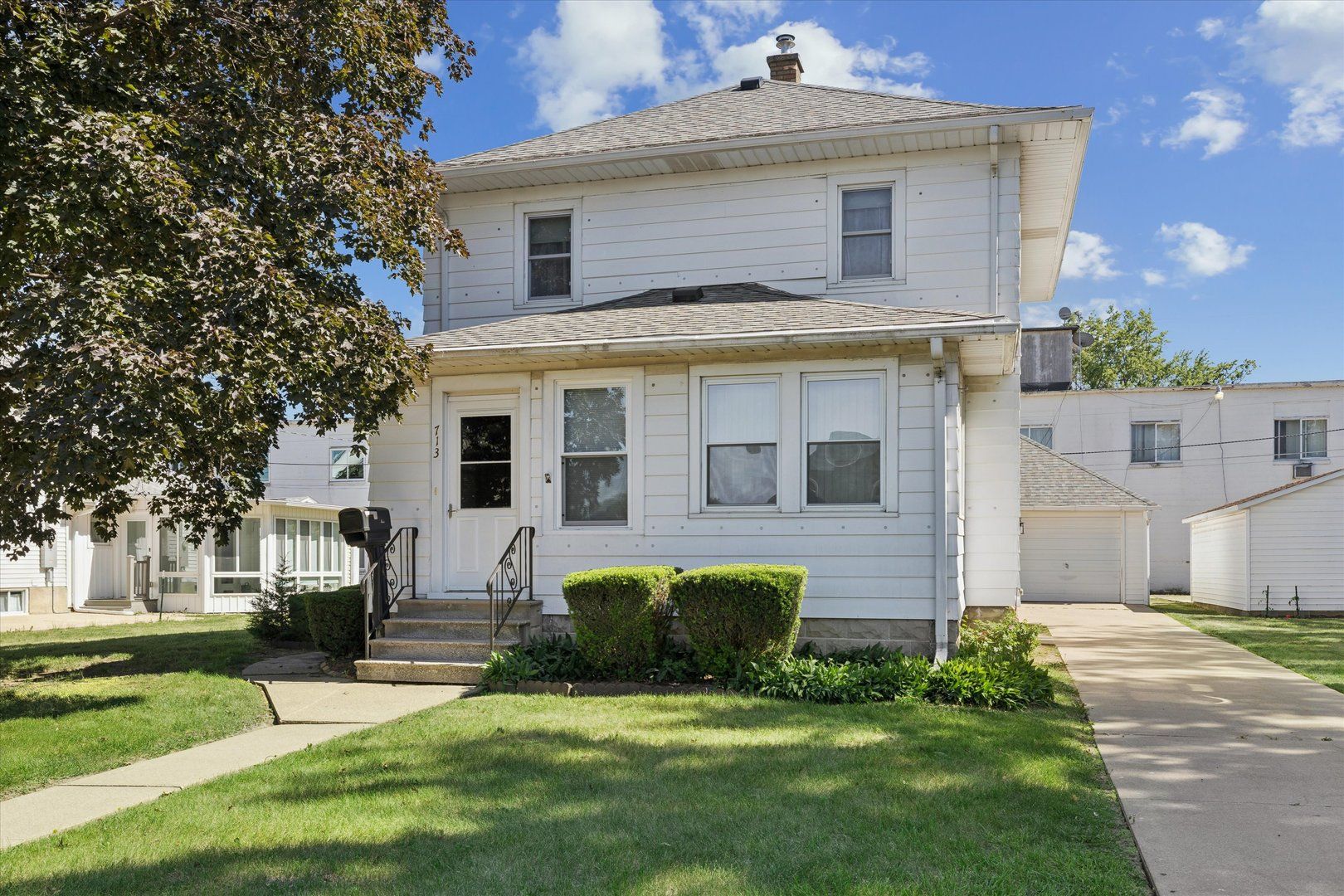 713 8th Street — De Witt, IA 52742
