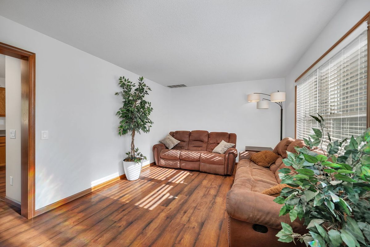 209 N Pine Street, Gardner, IL 60424