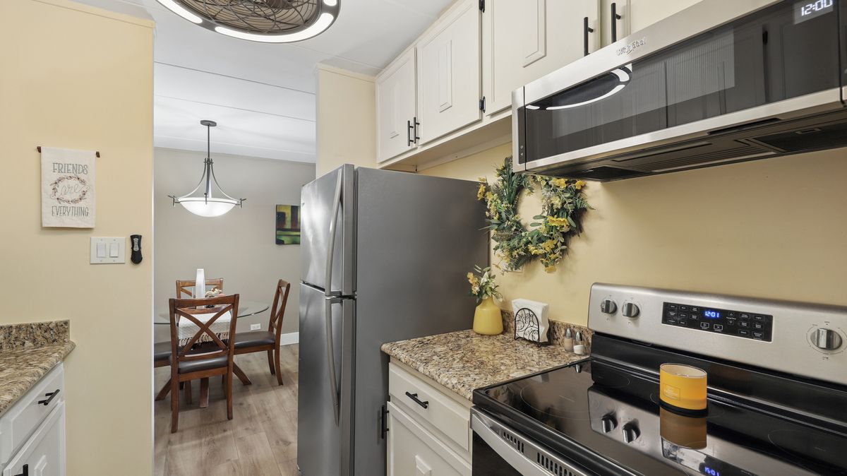 18 E Old Willow Road #504N, Prospect Heights, IL 60070