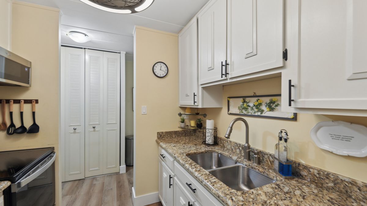 18 E Old Willow Road #504N, Prospect Heights, IL 60070