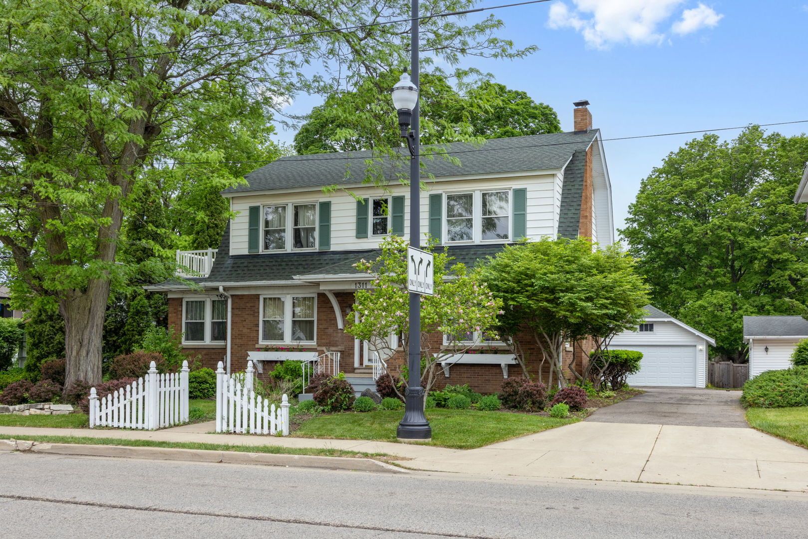 1311 N Richmond Road — McHenry, IL 60050