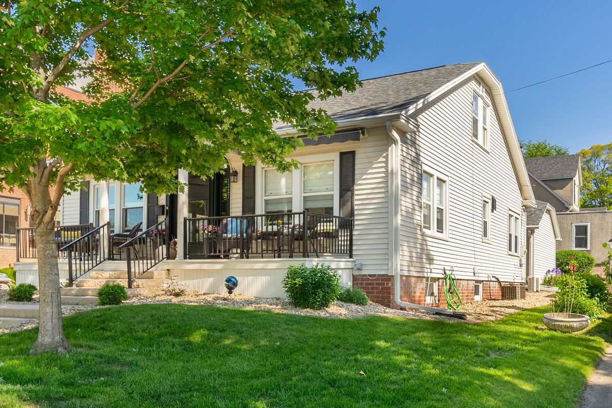 1327 5th Street, Peru, IL 61354