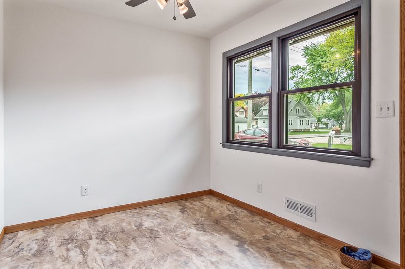 320 E MARSHALL Street, Belvidere, IL 61008