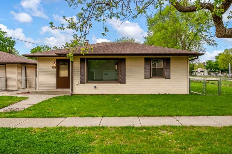 320 E MARSHALL Street — Belvidere, IL 61008