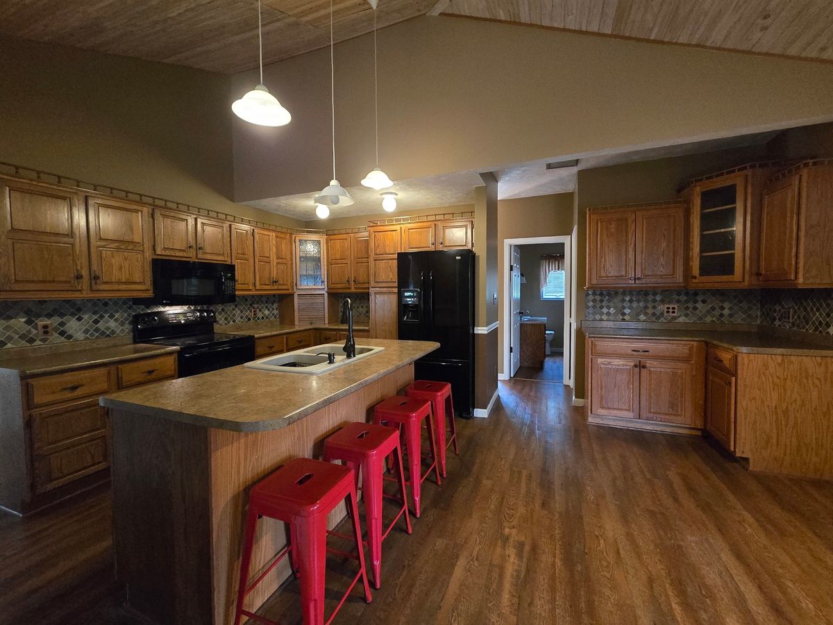 210 W Morris Street, Morrison, IL 61270
