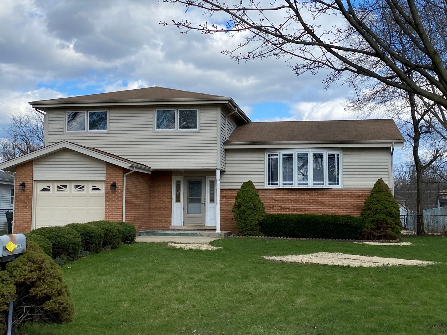 1403 N SAUK Lane — Mount Prospect, IL 60056