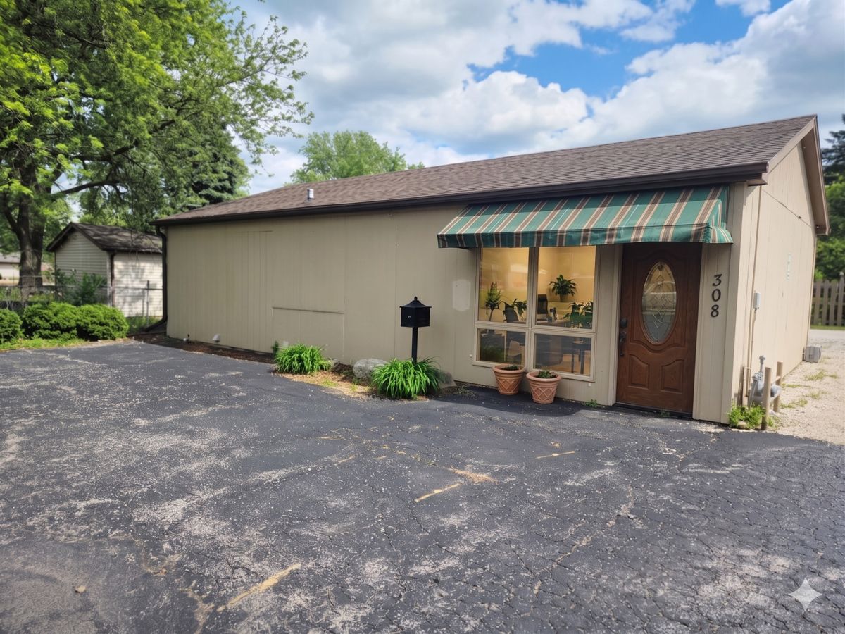 308 South Street, Plano, IL 60545