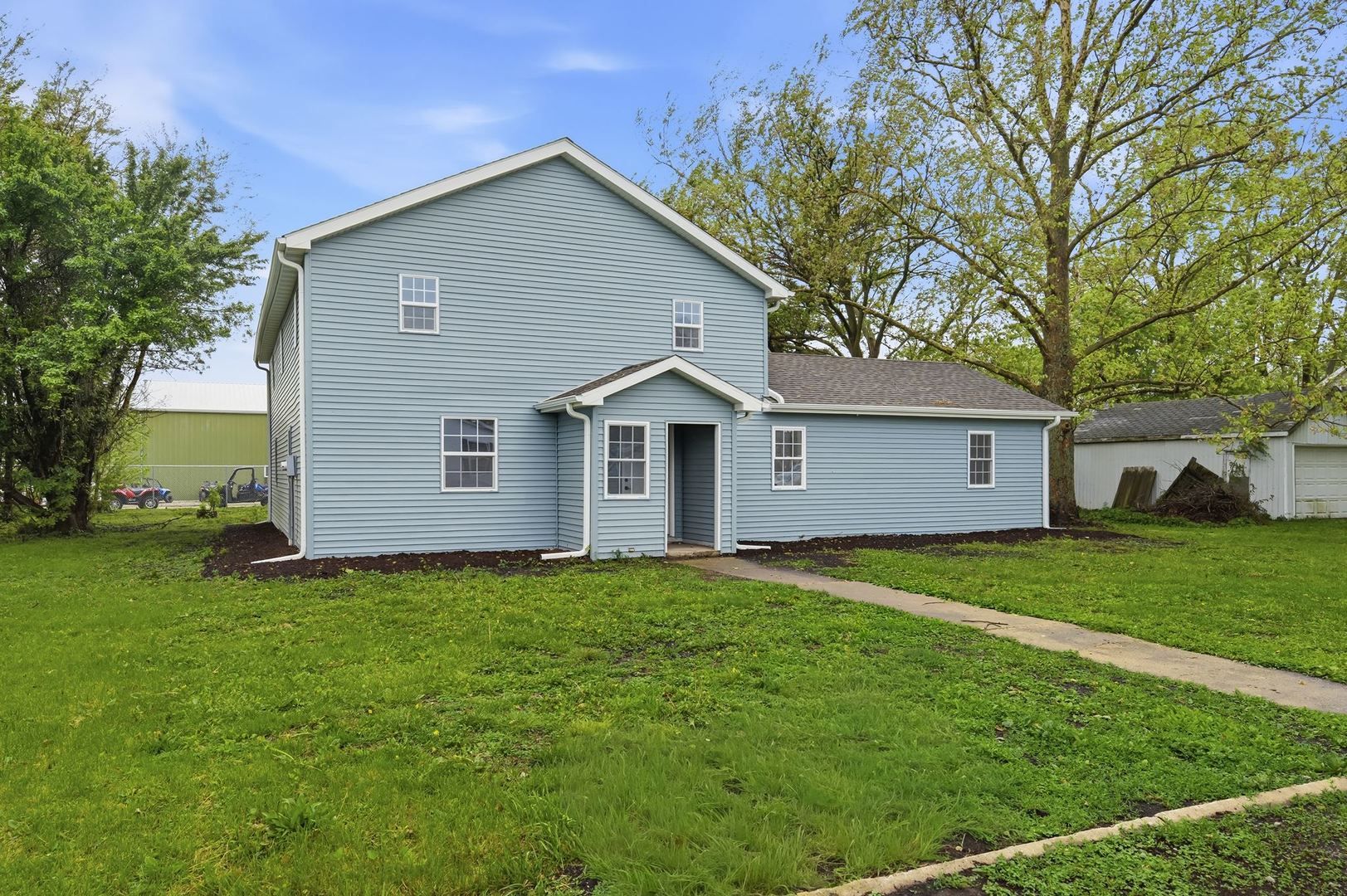 305 Parkway Court — Gridley, IL 61744
