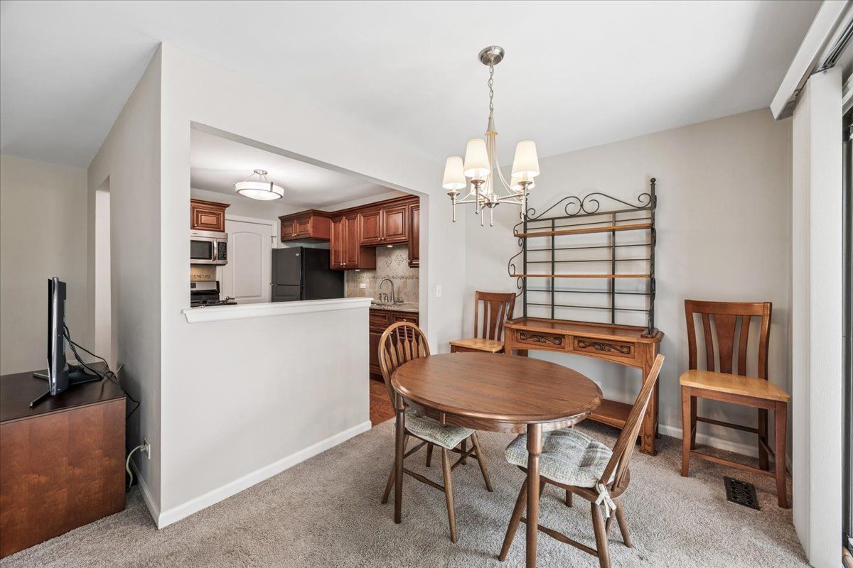 349 Newgate Court #C1, Schaumburg, IL 60193