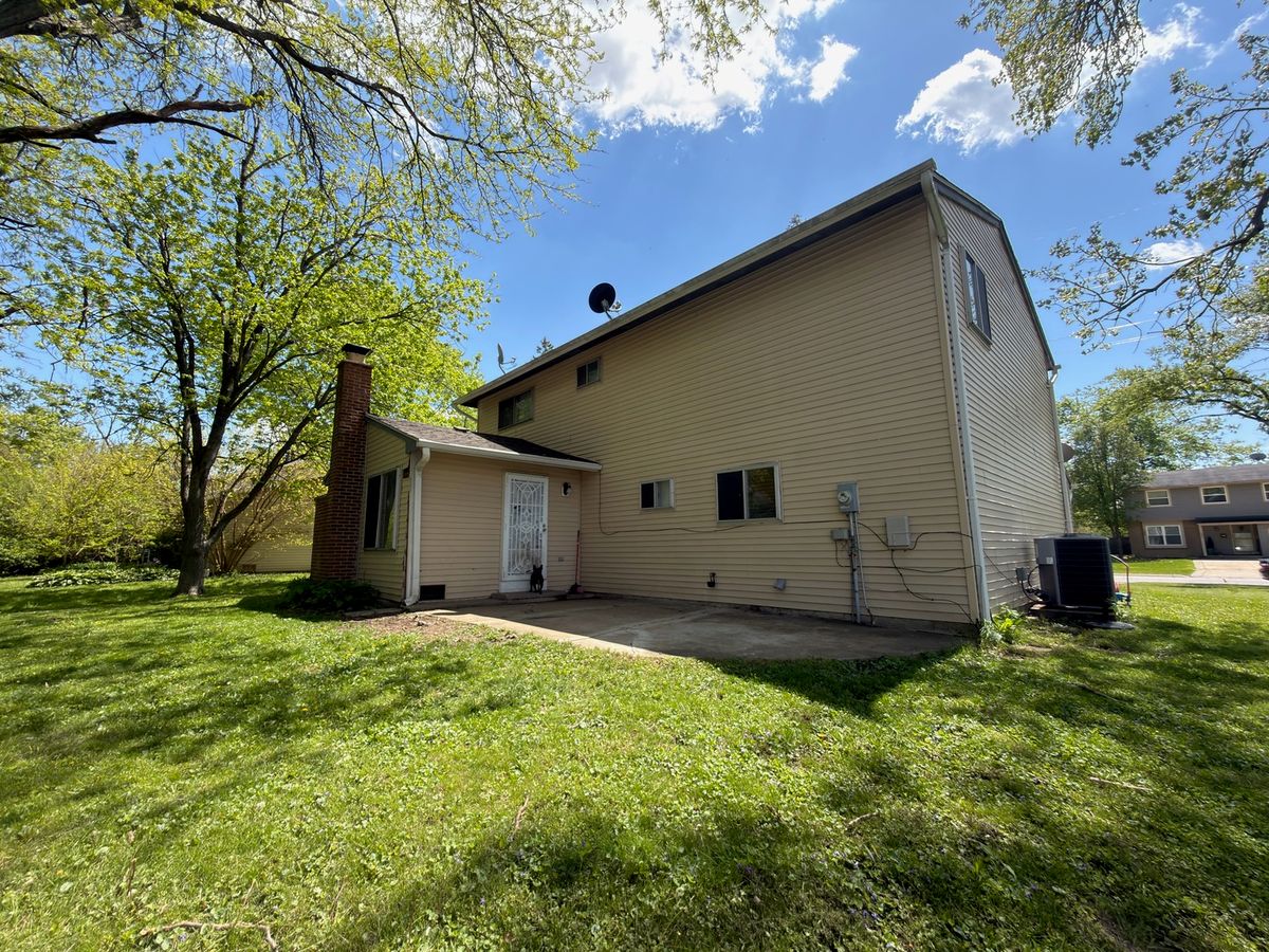 1064 Amherst Lane, University Park, IL 60484
