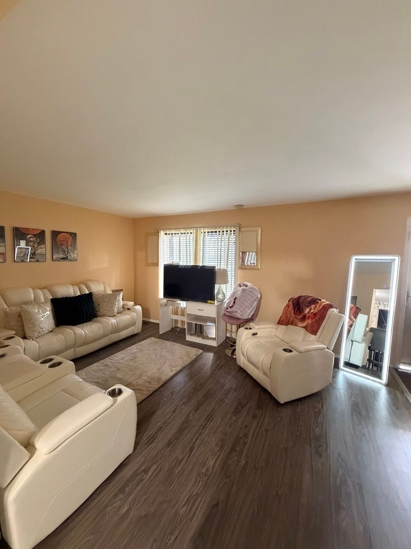 1064 Amherst Lane, University Park, IL 60484