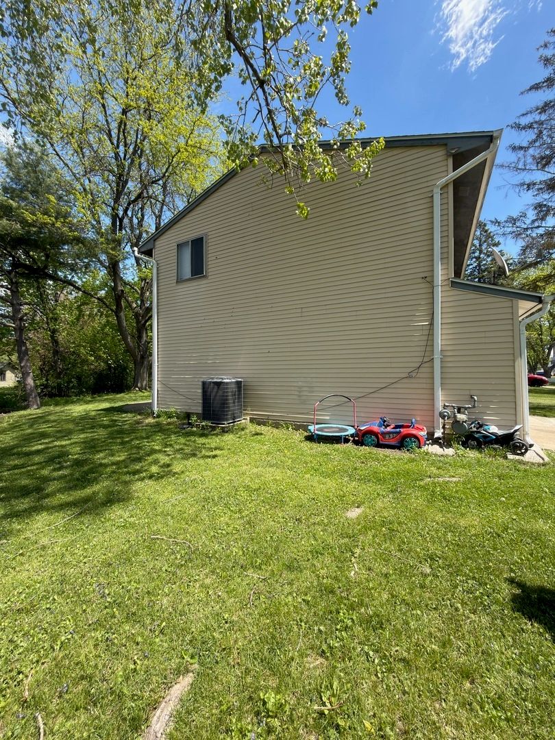 1064 Amherst Lane, University Park, IL 60484