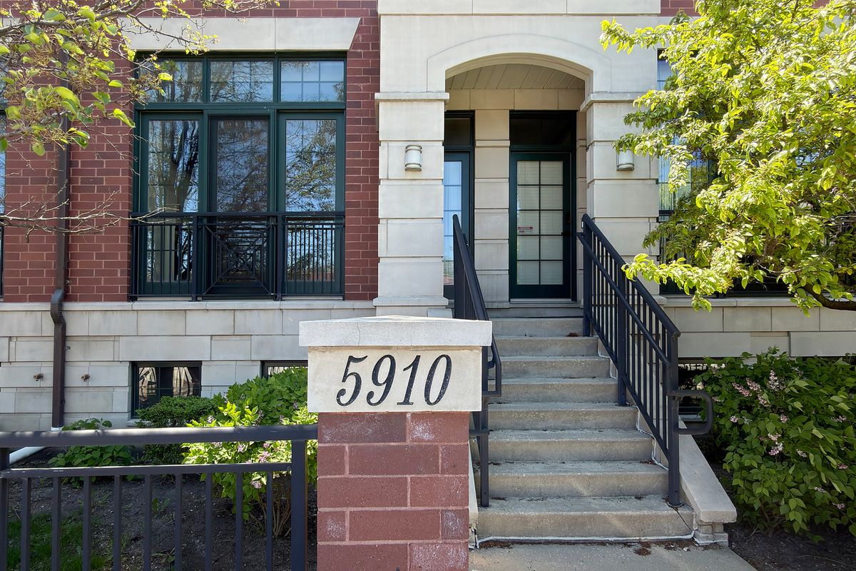 5910 northwest highway Highway, Chicago, IL 60631