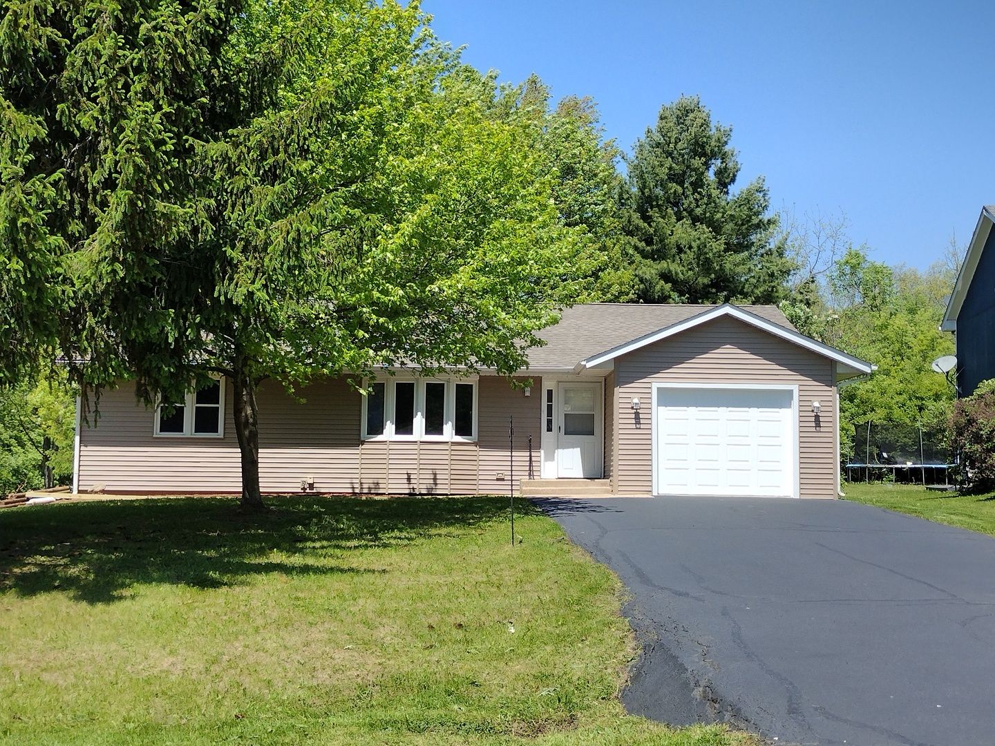 216 Bounty Drive NE — Poplar Grove, IL 61065