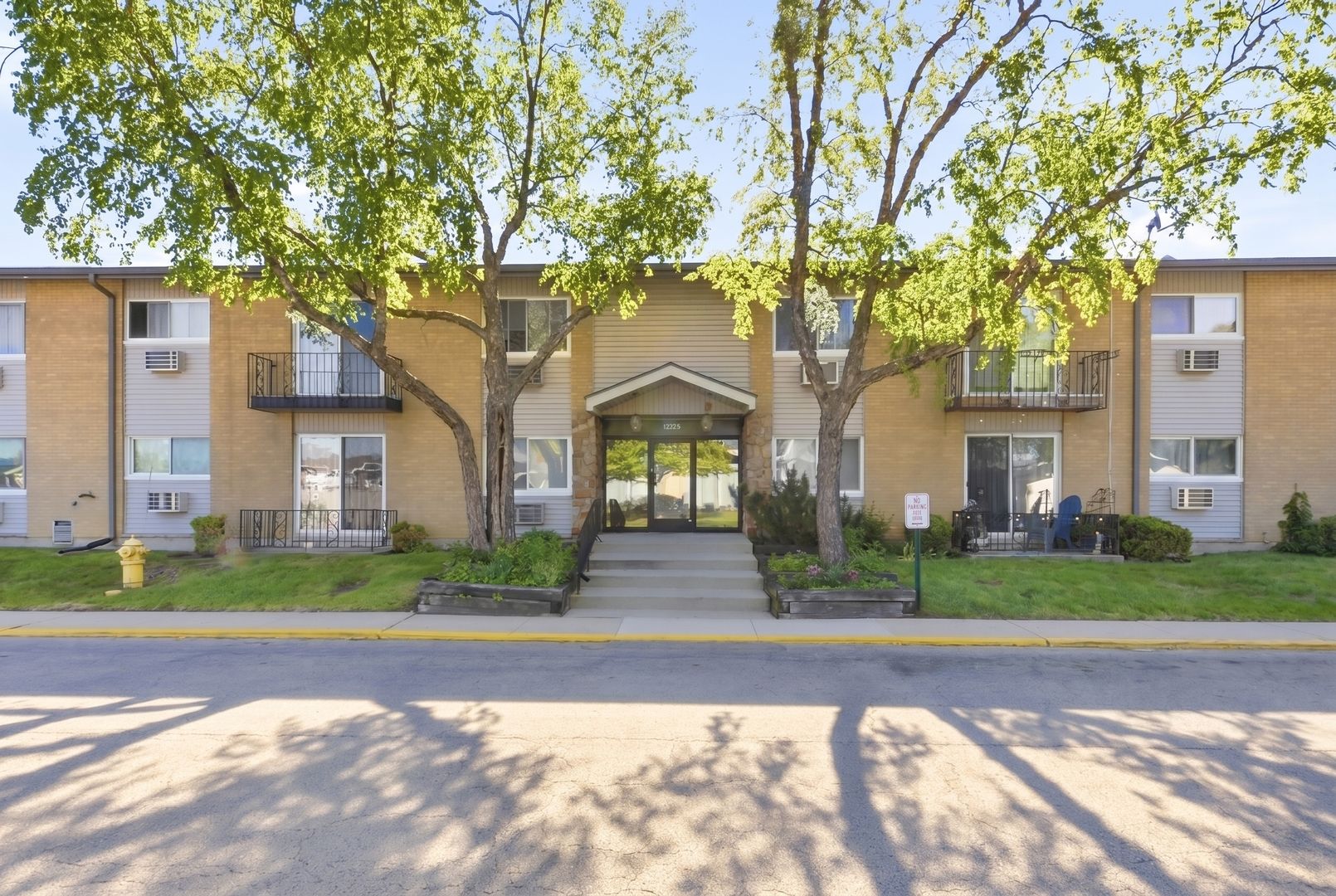 8828 N LESLIE Lane #104D — Des Plaines, IL 60016