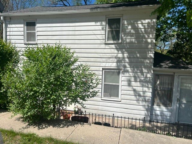 208 N Carroll Street — Mt. Carroll, IL 61053