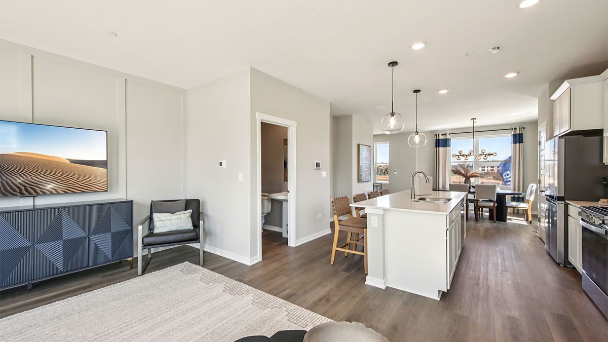 2226 Waters Edge Drive, Schaumburg, IL 60173