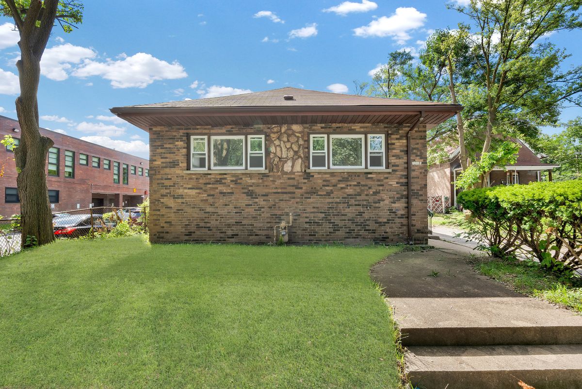 12432 State Street, Chicago, IL 60628