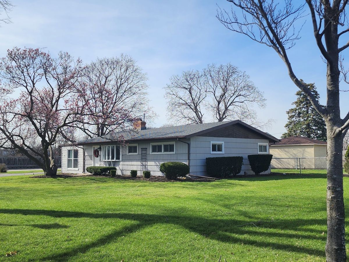 657 W Armitage Avenue, Elmhurst, IL 60126