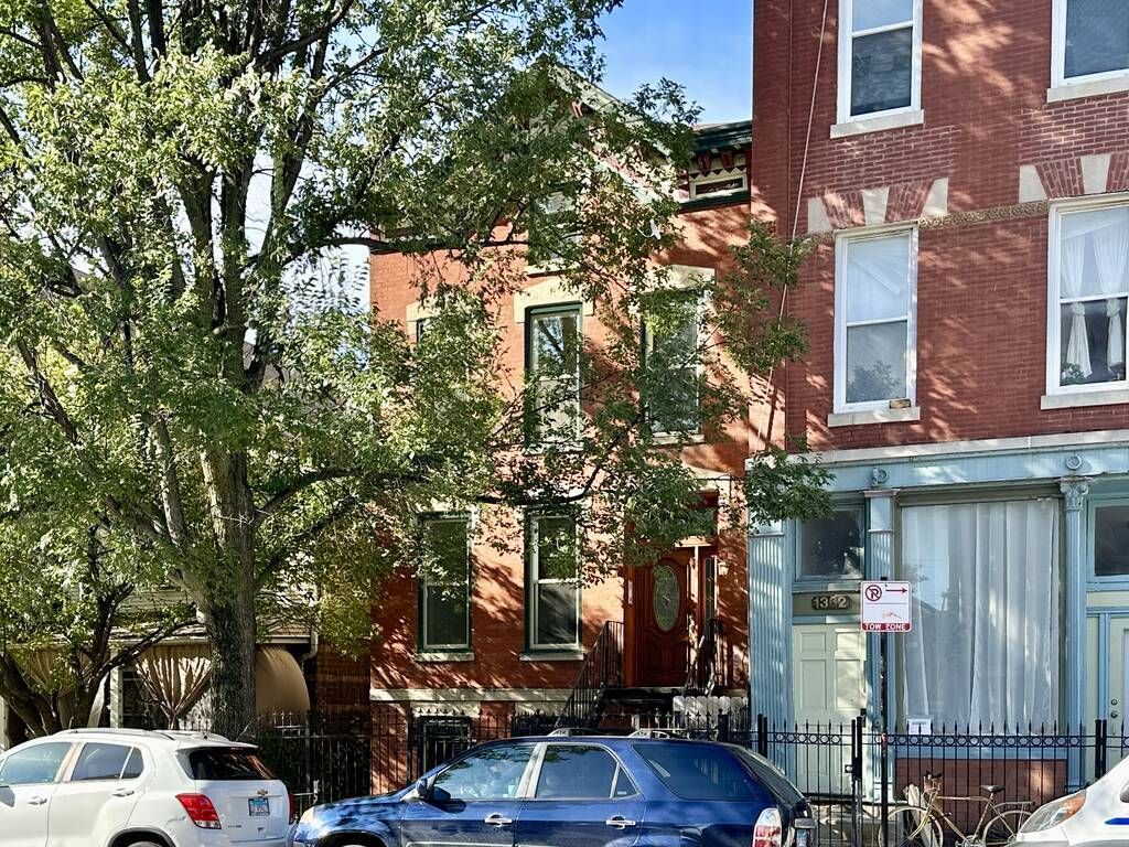 1358 BOSWORTH Avenue, Chicago, IL 60642