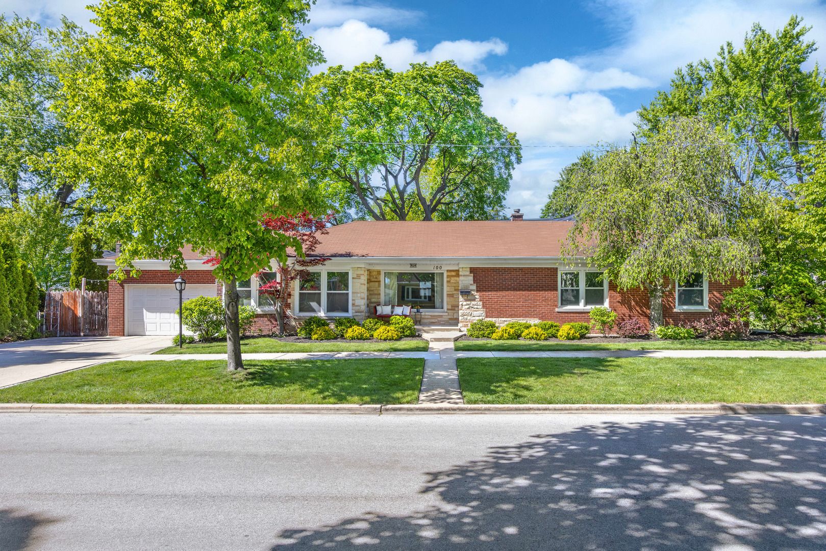 100 N Eastwood Avenue — Mount Prospect, IL 60056