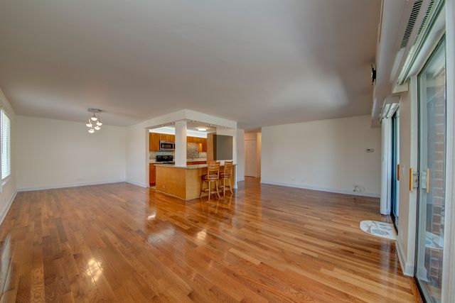 1405 E Central Road #316B, Arlington Heights, IL 60005