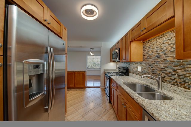 1405 E Central Road #316B, Arlington Heights, IL 60005