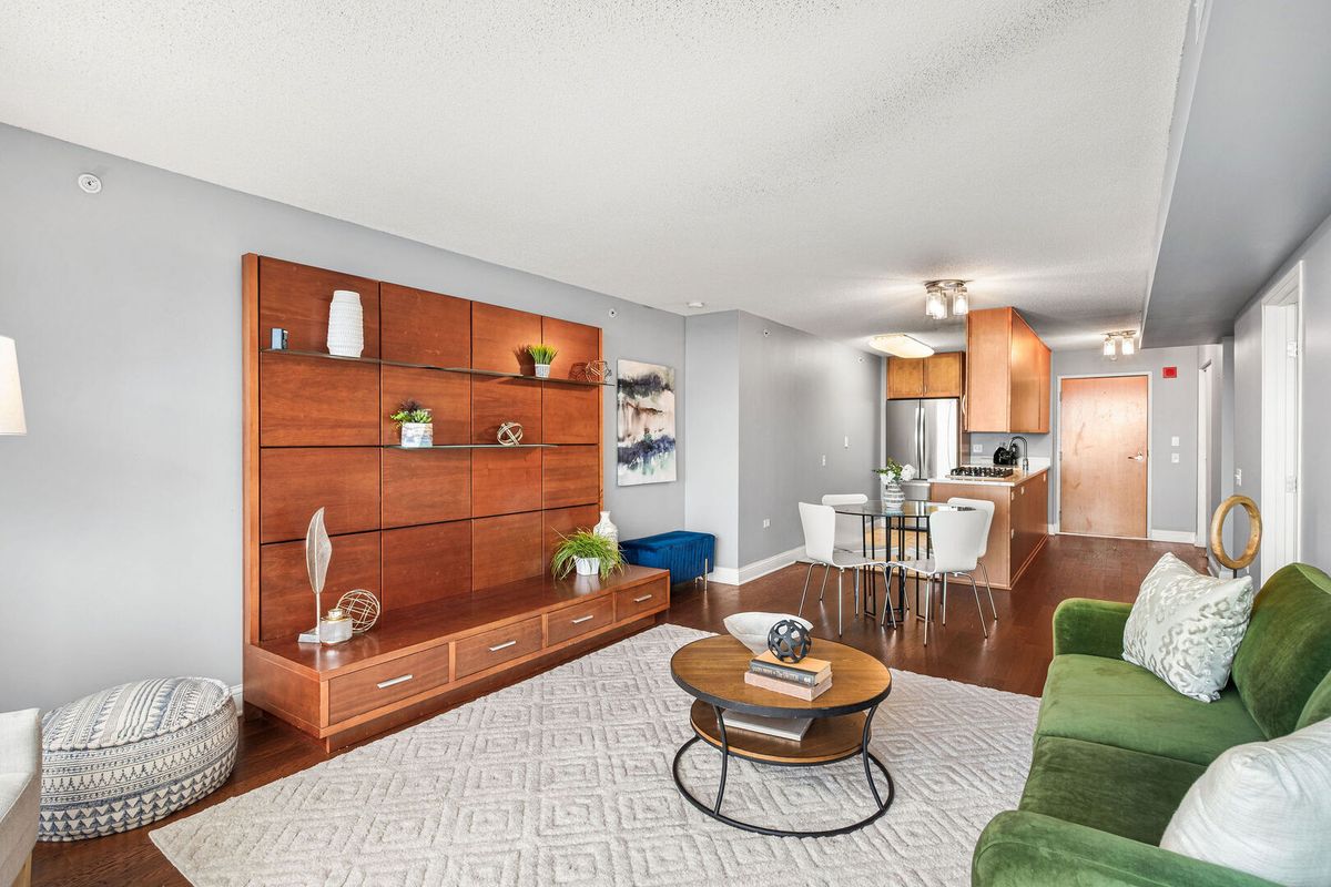 9655 Woods Drive #1709, Skokie, IL 60077