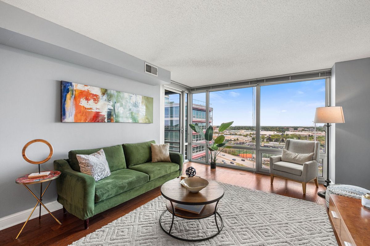 9655 Woods Drive #1709, Skokie, IL 60077