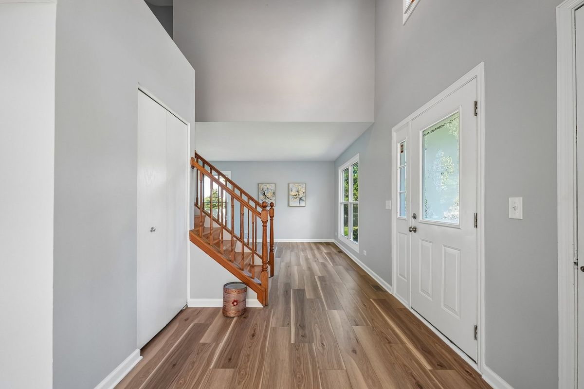 501 Bloomfield Drive, Bolingbrook, IL 60440