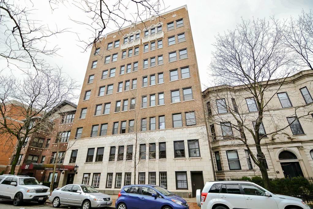 817 Lakeside Place, Chicago, IL 60640