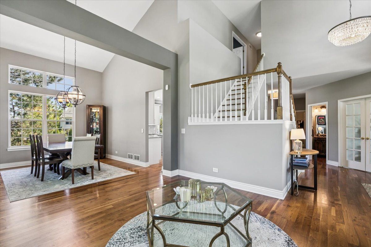 14087 Glenwood Court, Libertyville, IL 60048