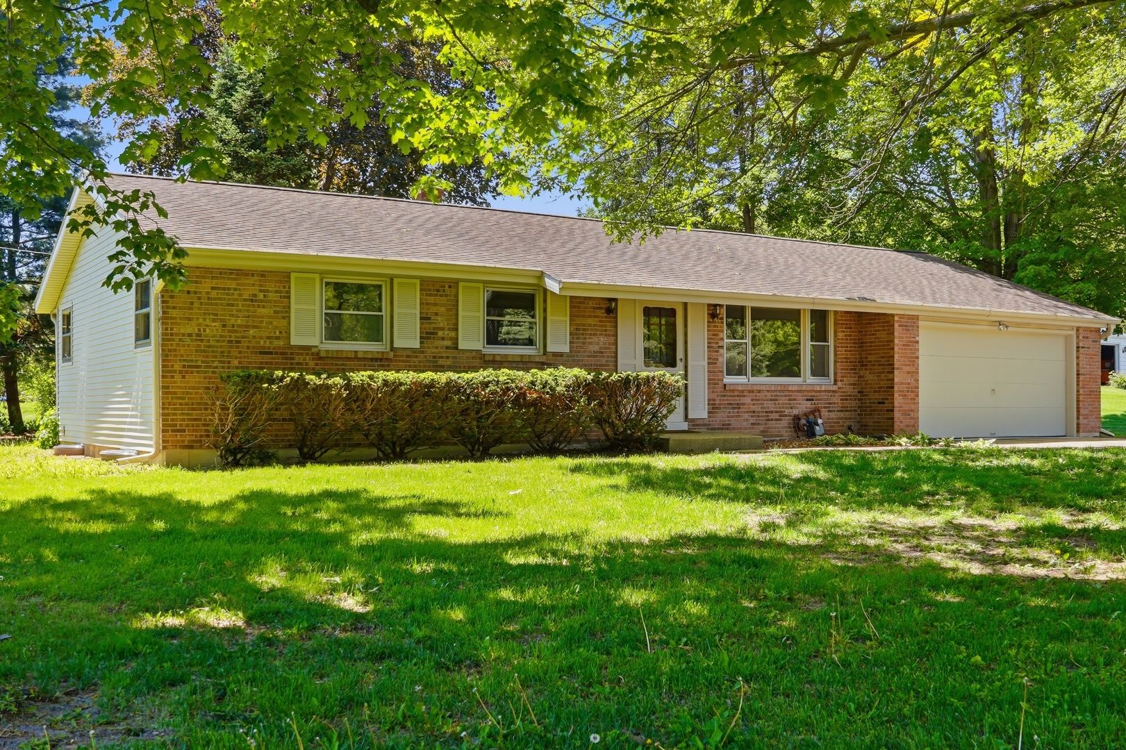 281 W Cartwright — Oregon, IL 61061