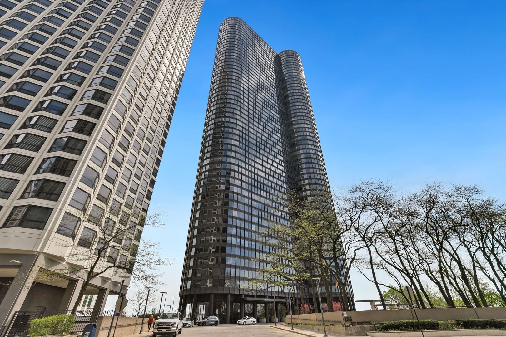 155 N Harbor Drive #4305 — Chicago, IL 60601