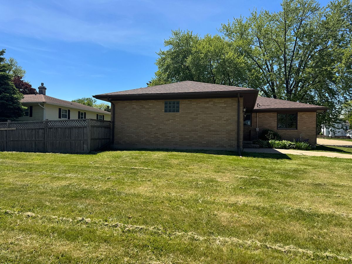 401 S Ridge Street, Shannon, IL 61078