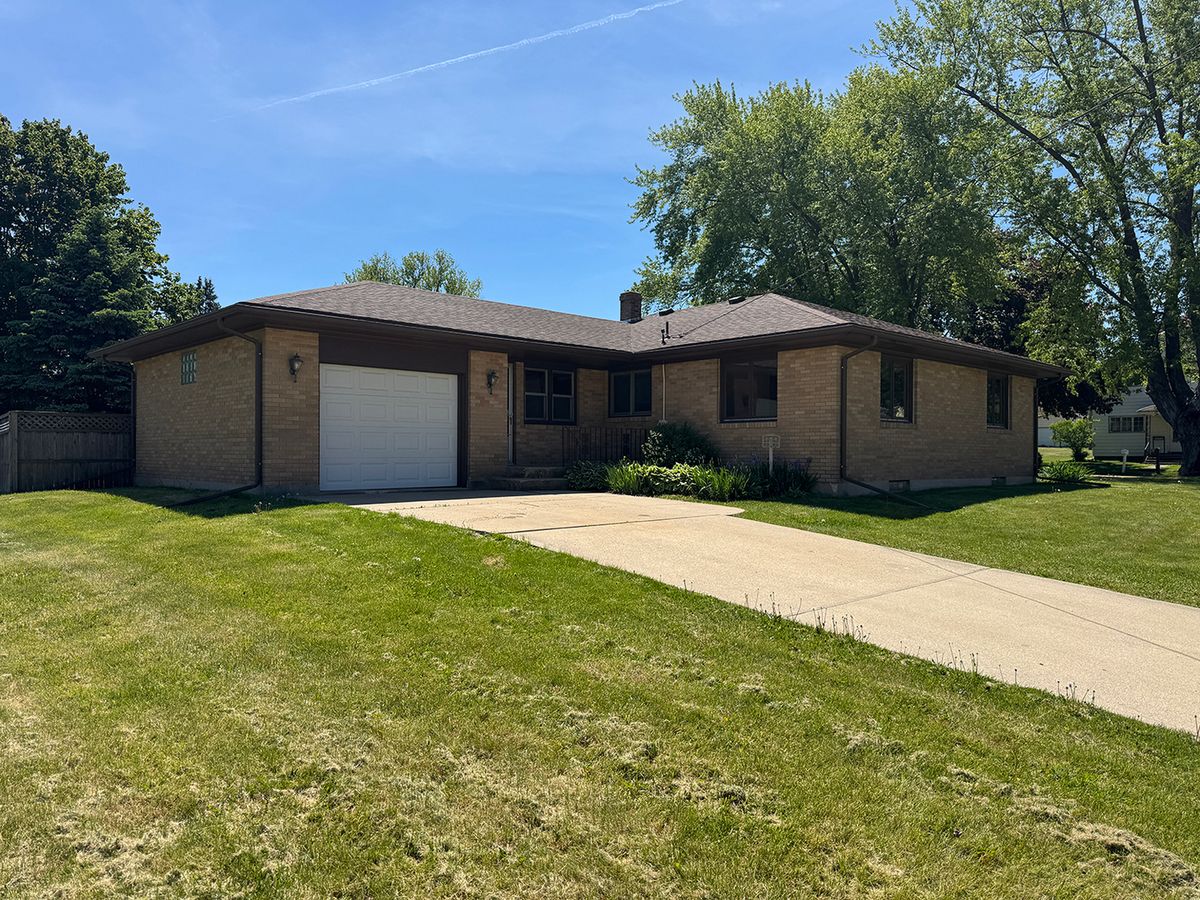 401 S Ridge Street, Shannon, IL 61078