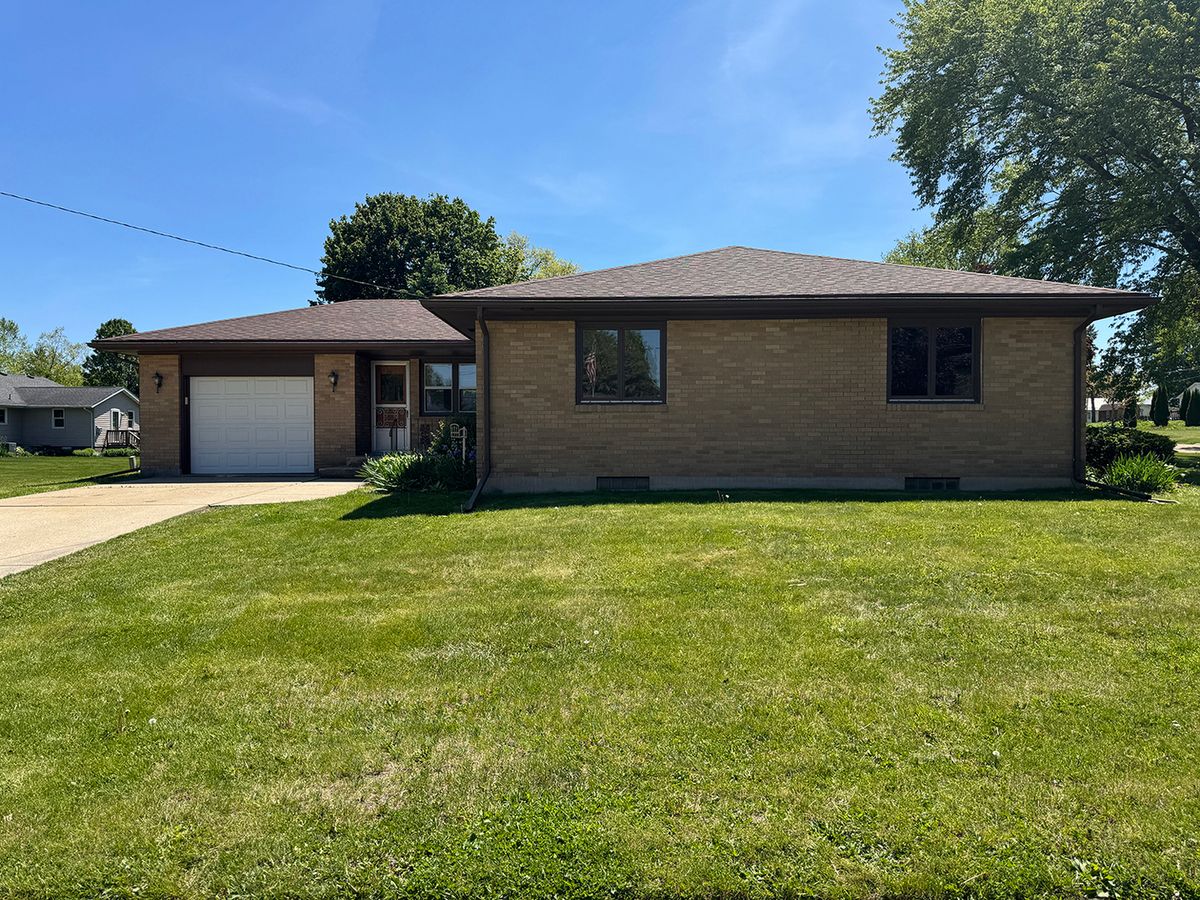 401 S Ridge Street, Shannon, IL 61078