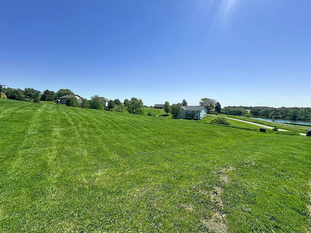 26 Lake Of The Hills, Orion, IL 61273
