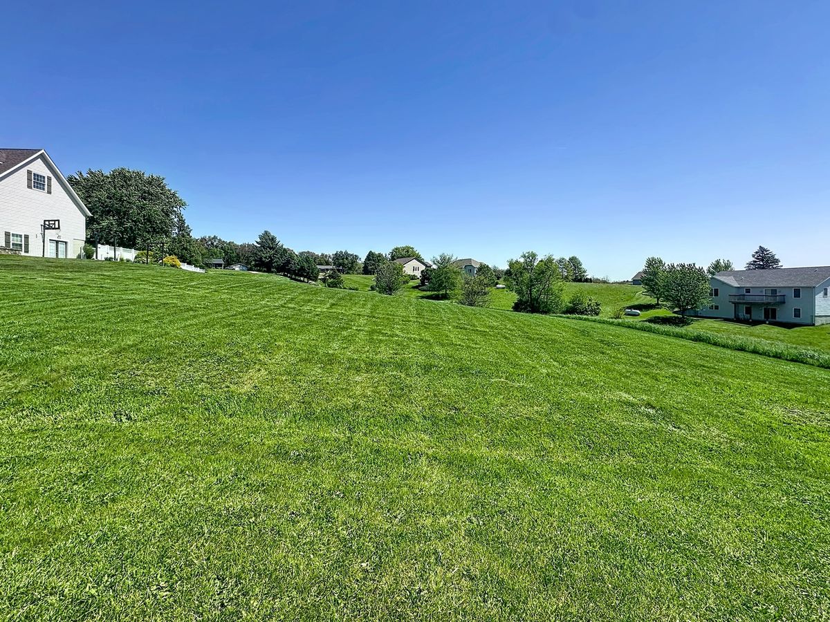 26 Lake Of The Hills, Orion, IL 61273