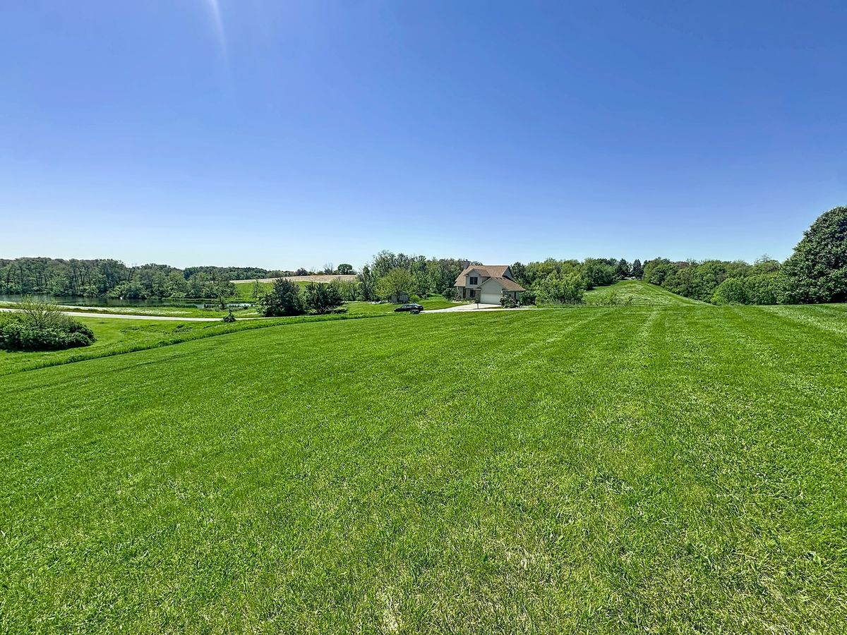 26 Lake Of The Hills, Orion, IL 61273