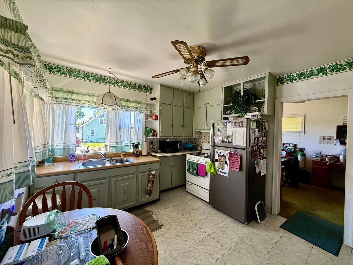 1006 N Sangamon Avenue, Gibson City, IL 60936