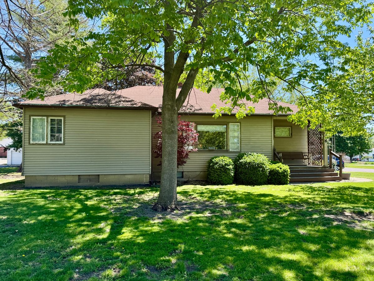 1006 Sangamon Avenue, Gibson City, IL 60936