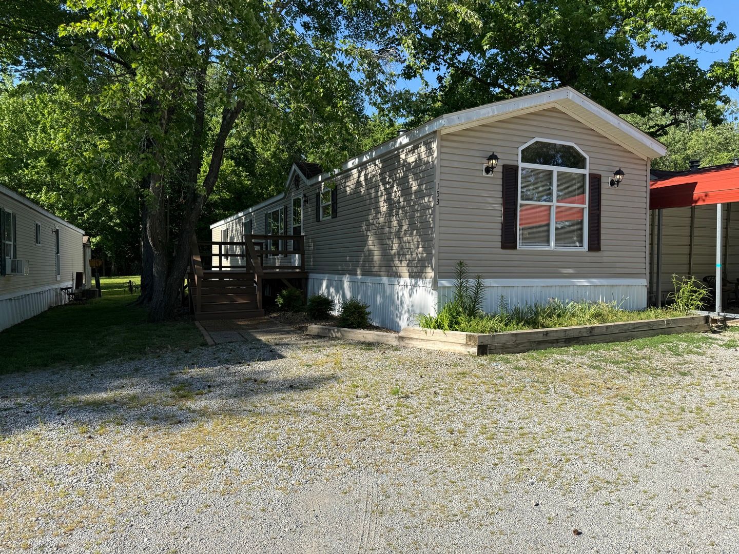 153 Oak Valley Drive — Carbondale, IL 62901