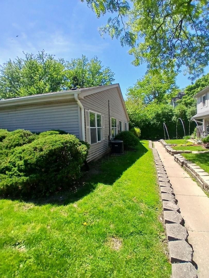 12 Fernwood Drive #O, Bolingbrook, IL 60440
