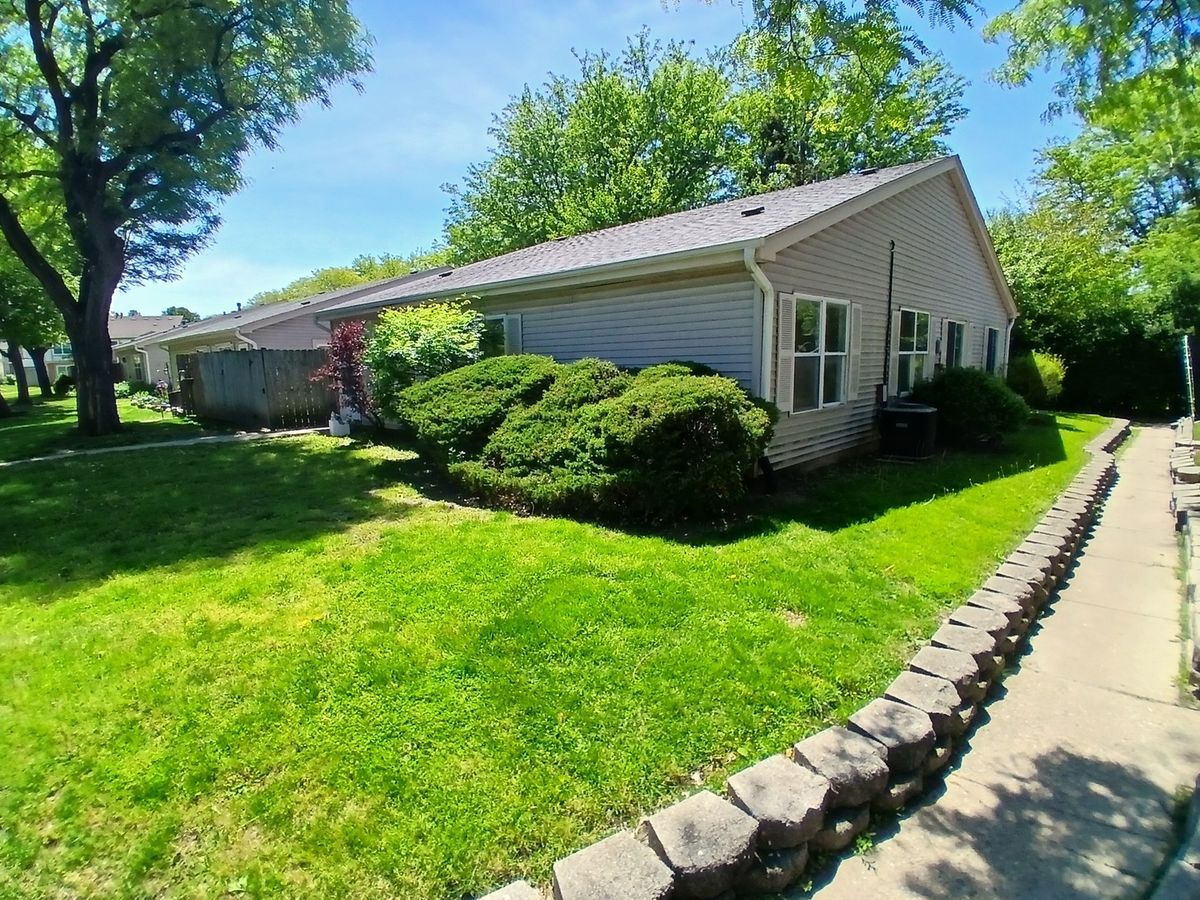 12 Fernwood Drive #O, Bolingbrook, IL 60440